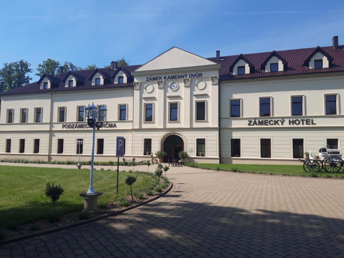 Zamek Kamenny Dvur Hotel Kynsperk nad Ohri Екстериор снимка