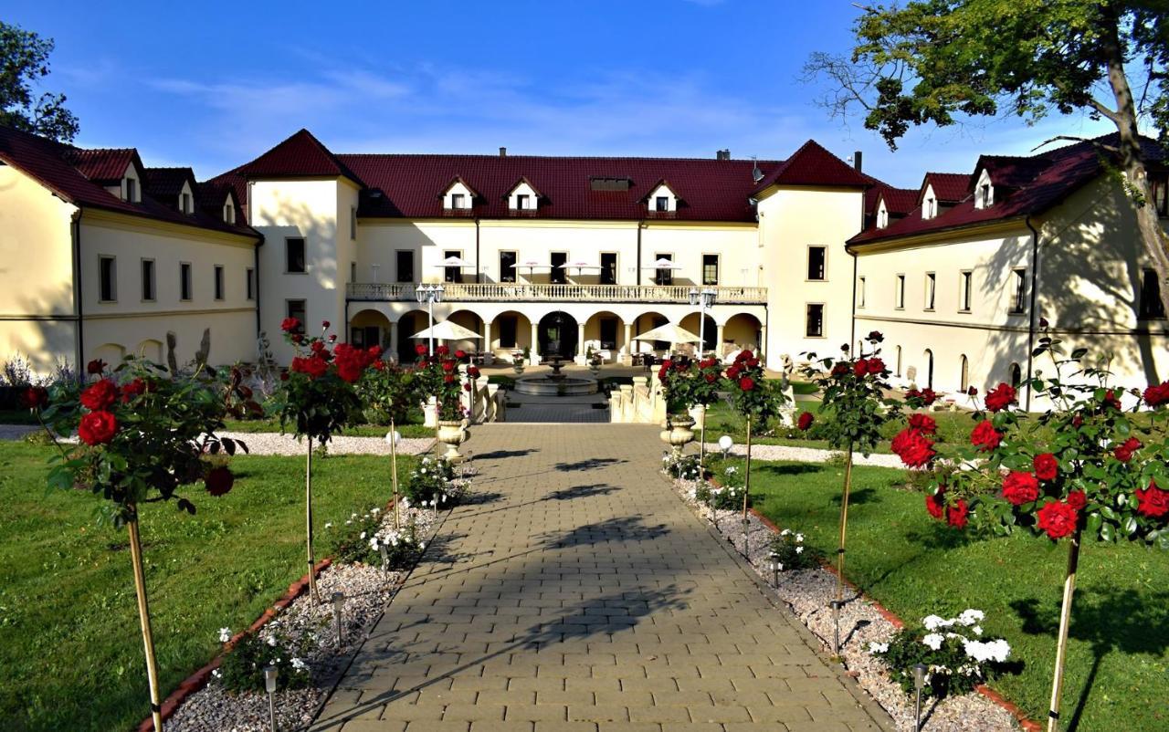 Zamek Kamenny Dvur Hotel Kynsperk nad Ohri Екстериор снимка